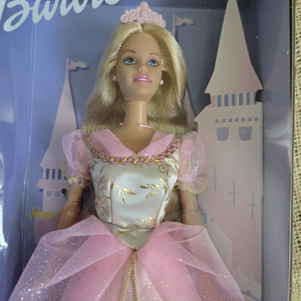 Vintage Barbie Princess Kira Doll Pink Dress 1999 Mattel #23477 New